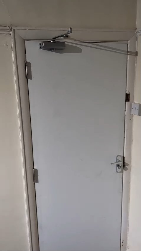 Flat 5 overhead self closer