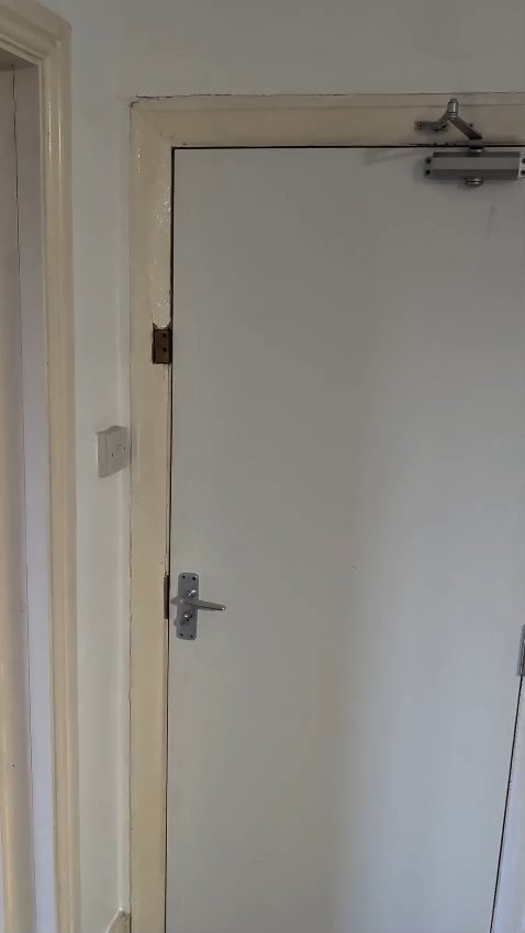 Flat 6 overhead self closer