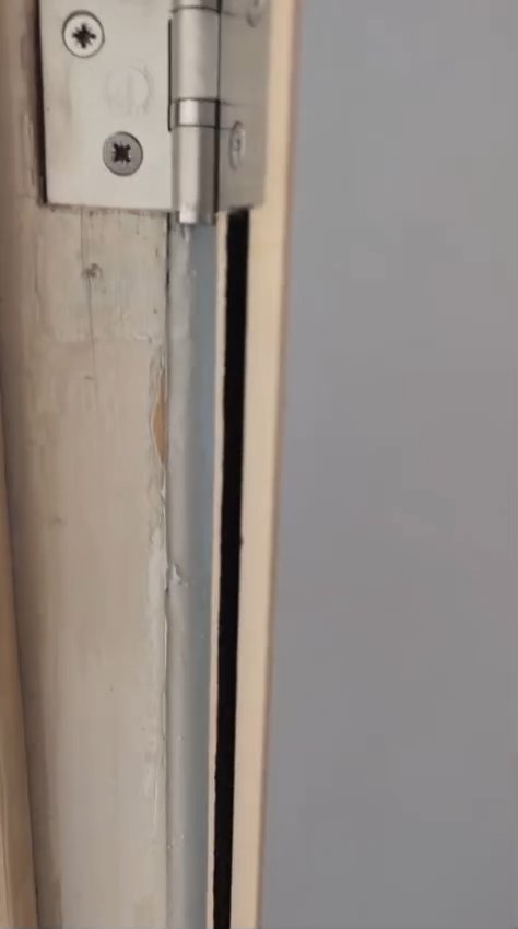 Hinge and fire seal in frame